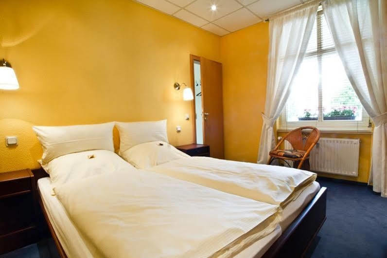 Landhotel Zum Pottkuchen Kalbe  Dış mekan fotoğraf